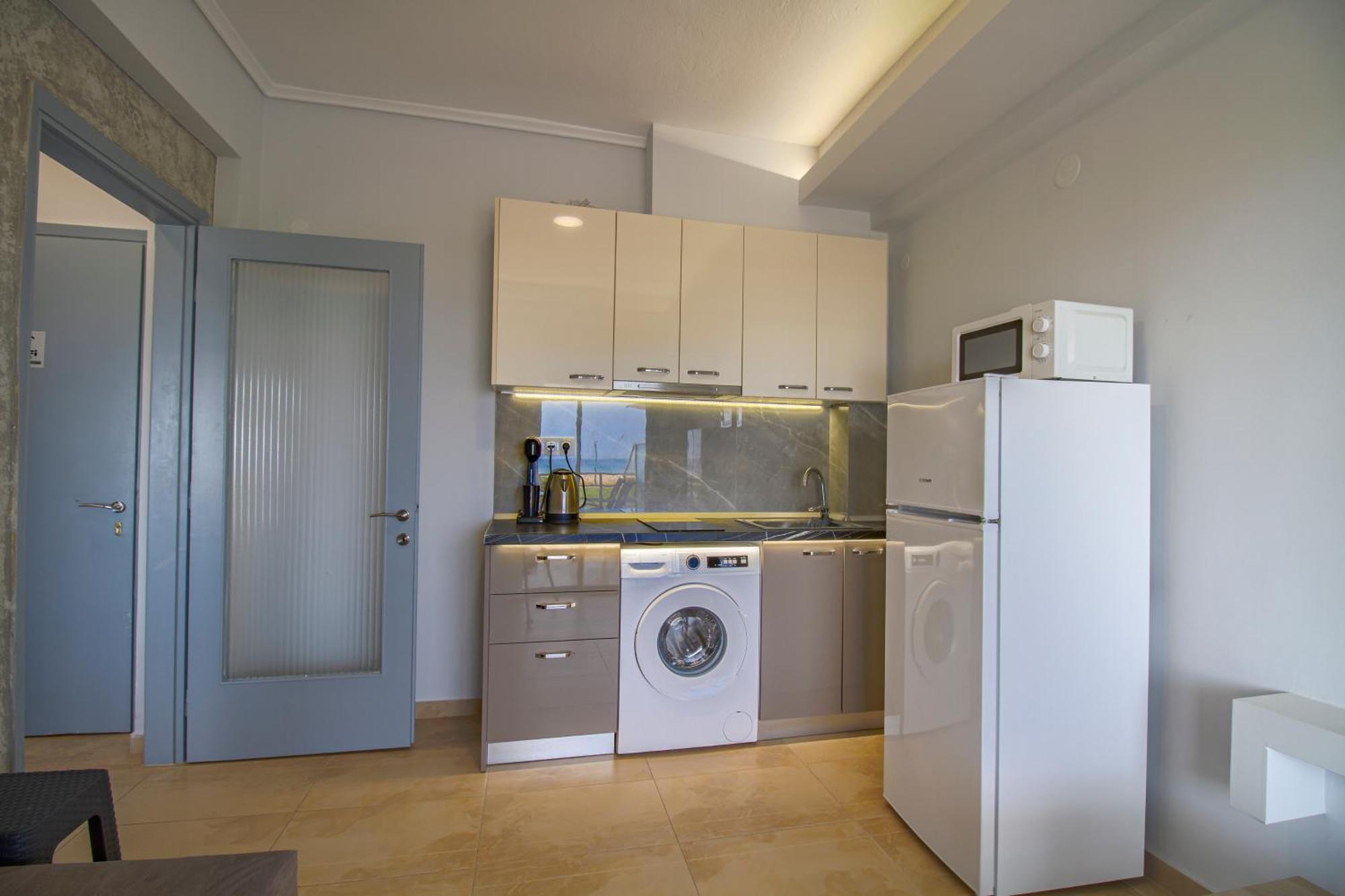 Apartment Happy Ellen Seafront By Travel Pro Services - Nea Plagia Halkidiki