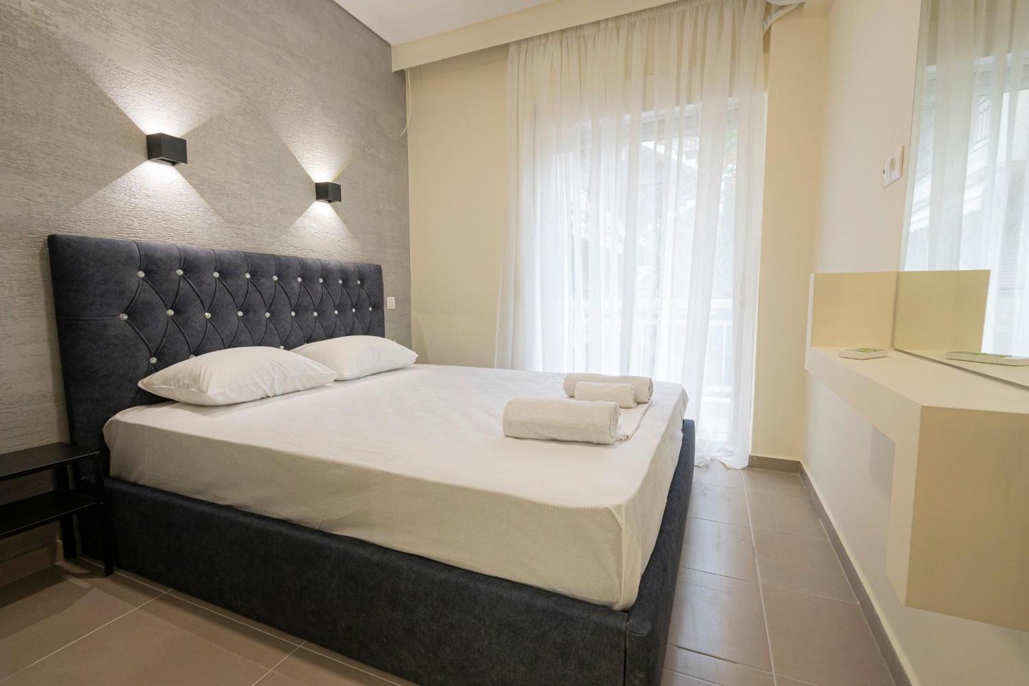 Happy Ellen Seafront By Travel Pro Services - Nea Plagia Halkidiki Apartment