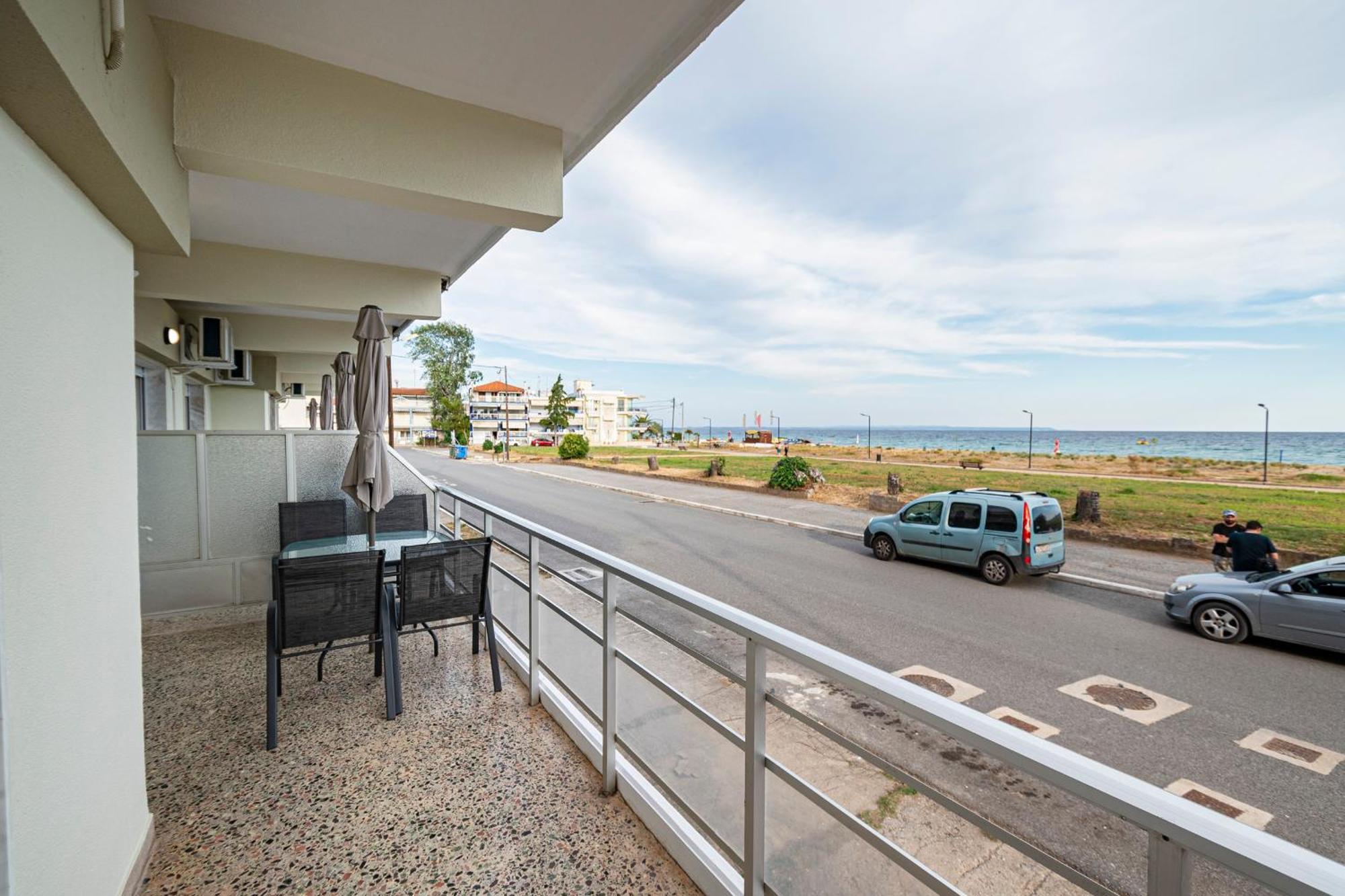 Happy Ellen Seafront By Travel Pro Services - Nea Plagia Halkidiki Apartment