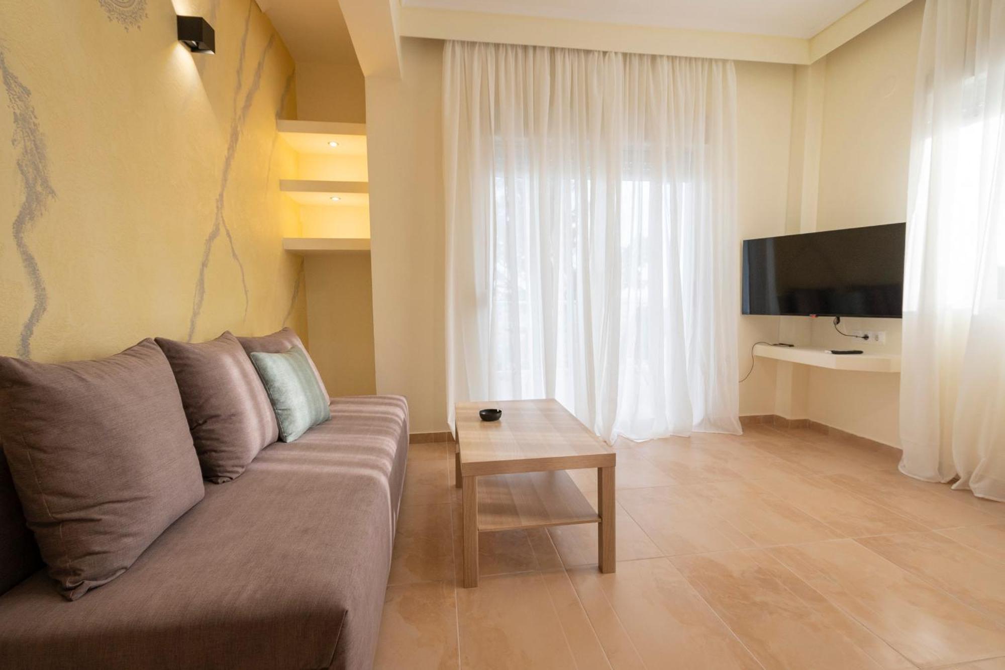 Happy Ellen Seafront By Travel Pro Services - Nea Plagia Halkidiki Apartment Flogita